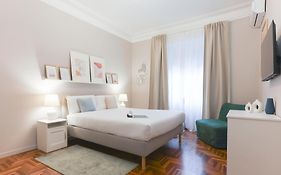 Piramide Deluxe Apartment